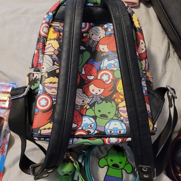 Loungefly og Avenger chibi mini backpack - Picture 2 of 2
